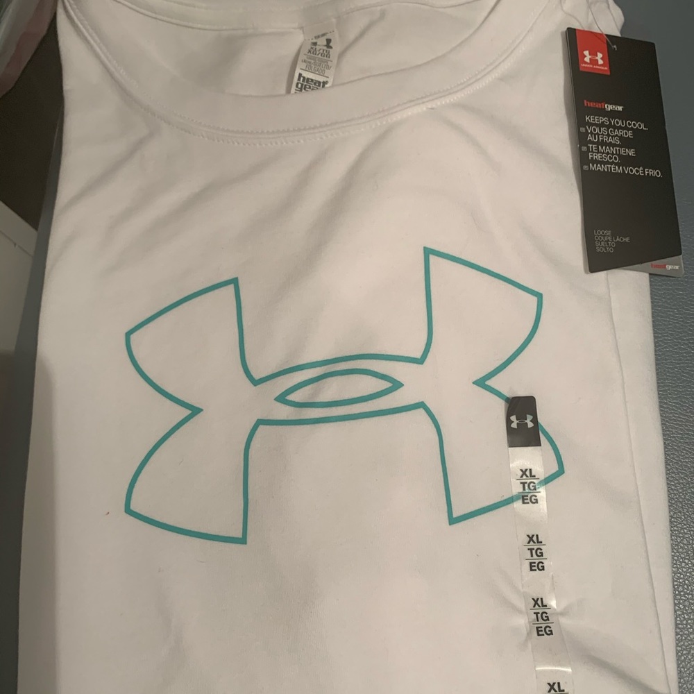 Under Armor womans crew neck tee